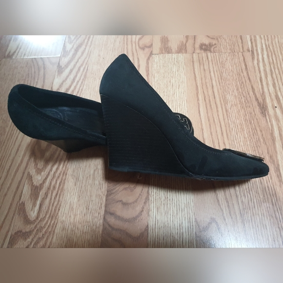 Tory Burch Suede Wedge shoes - Picture 6 of 7